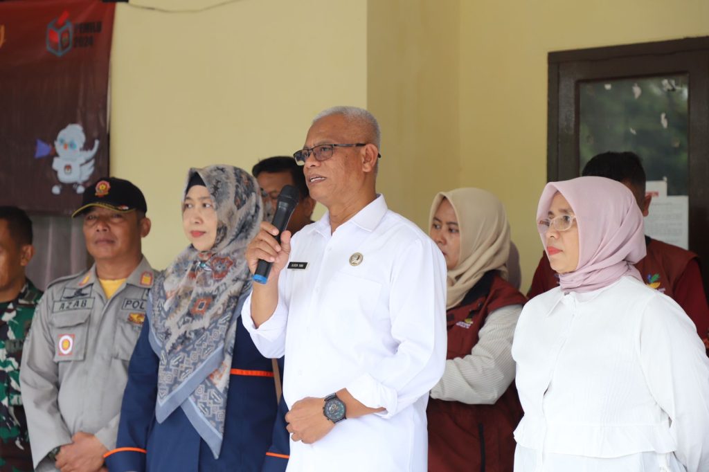 Sekda awasi bantuan beras