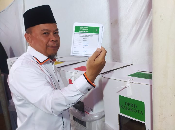 Ketua DPRD Kota Bekasi