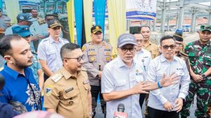 Zulkifli Hasan saat memberikan keterangan kepada awak media.