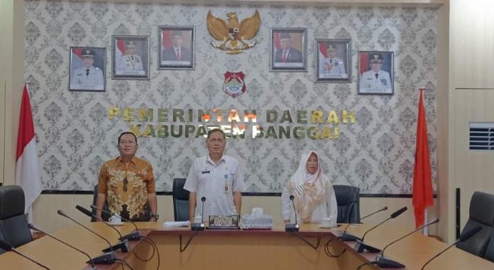 Sekkab Banggai saat mengikuti acara bersama BPK RI secara Virtual.