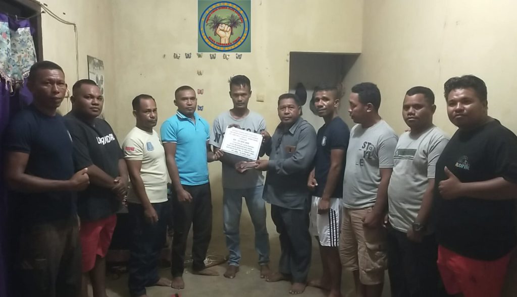 - Keluarga Besar Nusa Tenggara Timur (NTT) yang terdiri dari Flores, Timur, Sumba, Alor, Rote dan Sabu (Flotisaros) menyerahkan dana bantuan sebesar Rp 30.000.000