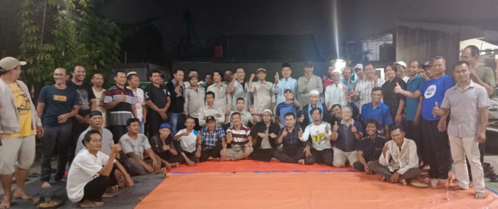 Foto bersama ketika acara halal bi halal usai dilaksanakan.