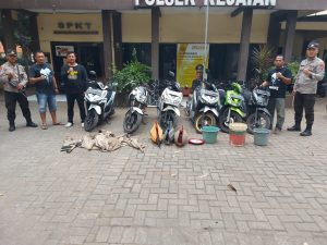 Sejumlah Barang Buktk saat diamankan di Mapolsek Kejayan (Polsek For Faktahukum)