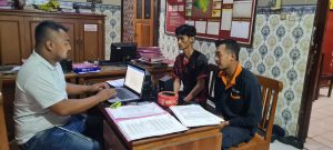 E-S dan M-M kedua pelaku saat dimintai keterangan di Mapolsek Purwosari (Polsek For Faktahukum)