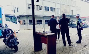 Para wartawan tidak diperbolehkan masuk, karena belum ada janji dengan PT TAG terlebih dahulu.