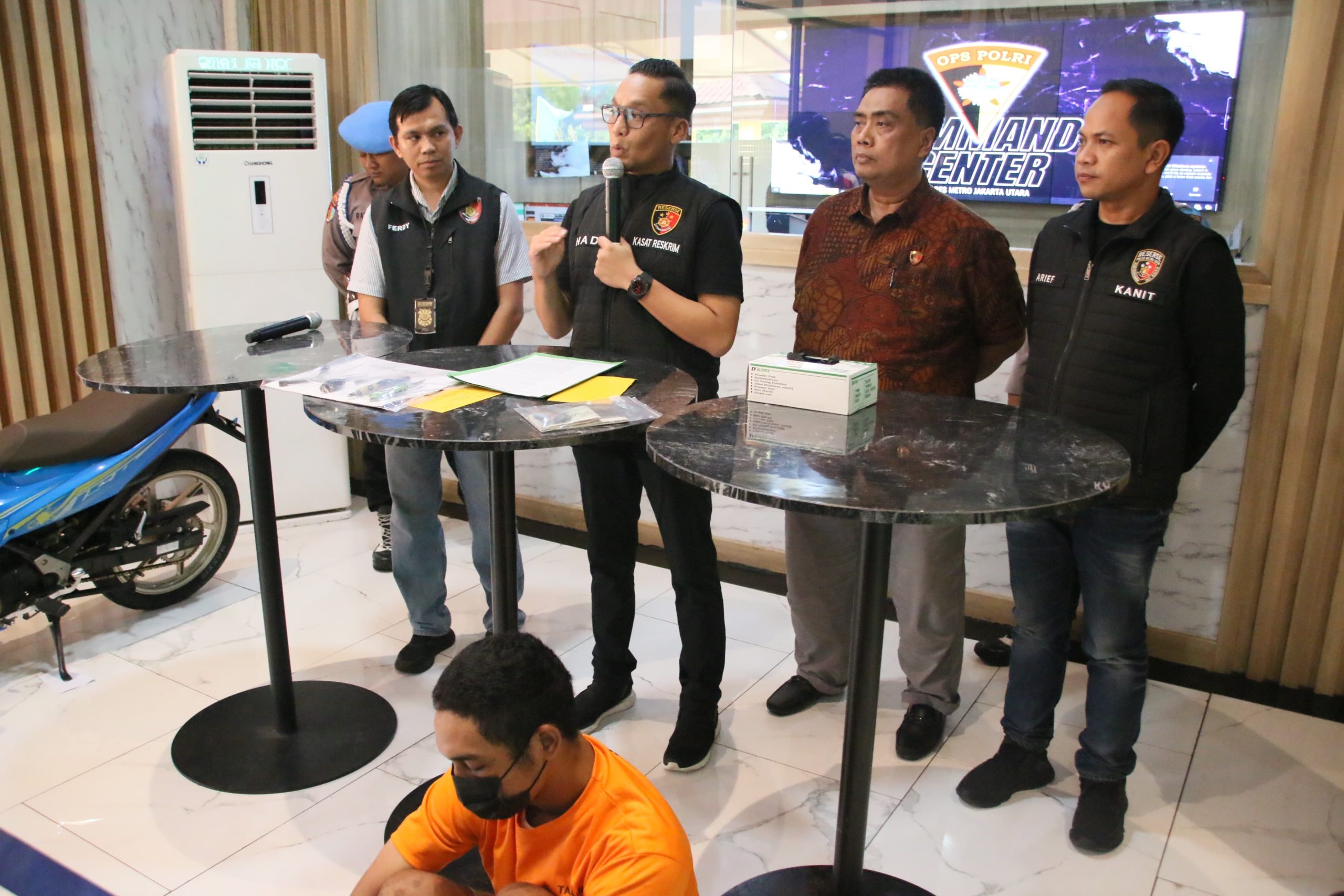 Polsek Cakung Tangkap Pelaku Pengeroyokan Ojek Online di Jalan Raya Pulogebang 1 IMG 20240727 WA0034 scaled