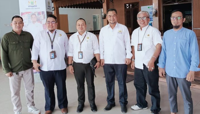 PWI Bekasi Raya saat bertandang ke Kantor Kadin Kabupaten Bekasi
