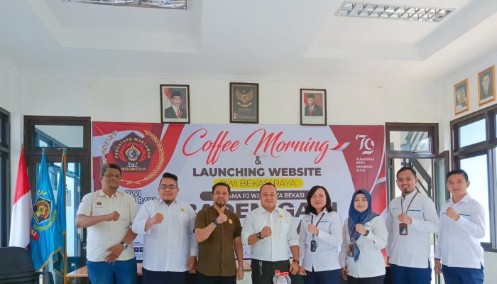 PLN UP3 Saat mengunjungi Gedung Biru PWI Bekasi Raya.