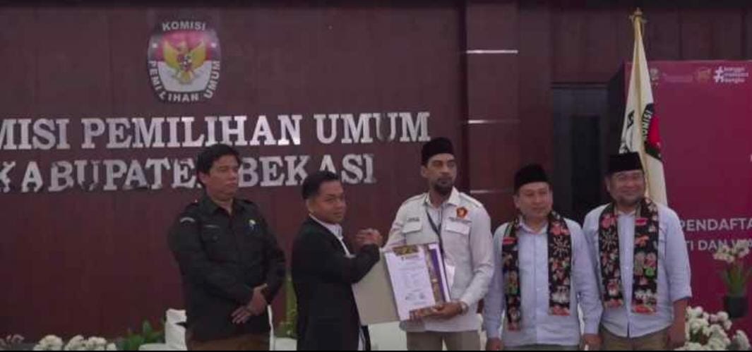BN Holik - Faizal, Pasangan Pertama Daftar ke KPU Kabupaten Bekasi 1 IMG 20240829 WA0079