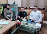 Ketua dan Sekjen PWI Bekasi Raya saat berkunjung ke Satlantas Polres Metro Bekasi.