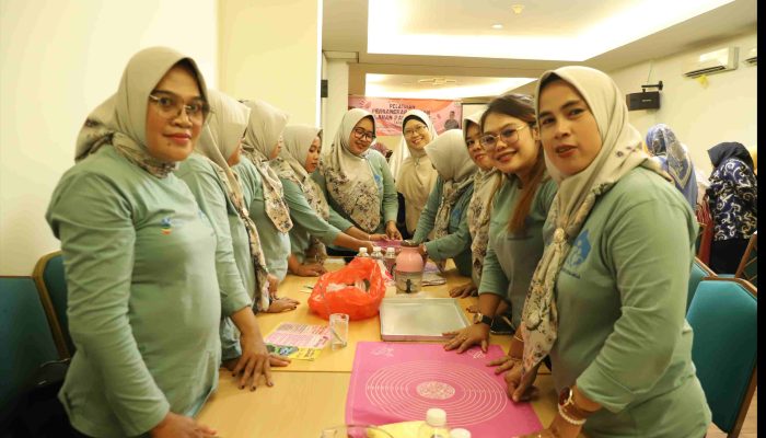 Dinas Ketahanan Pangan Kabupaten Bekasi menggelar Pelatihan Penganekaragaman Olahan Pangan Tahap ke-2 pada Tahun 2024, yang diikuti para kaum ibu dari wilayah Kecamatan Setu. Bertempat di Hotel Grand Cikarang Jababeka, Selasa, (20/08/2024).