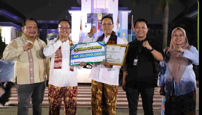 Dinas Komunikasi Informatika Persandian dan Statistik (Diskominfosantik) Kabupaten Bekasi, berhasil menyabet lima penghargaan sekaligus pada malam tasyakuran peringatan Hari Jadi Kabupaten Bekasi ke-74 Tahun. Bertempat di Lapangan Plaza Pemkab. Bekasi, Cikarang Pusat. Pada Jum'at, (23/08/2024) malam