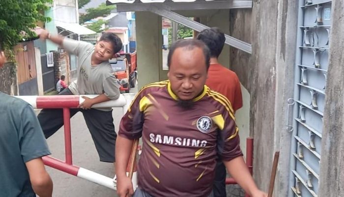 Gotong Royong dan Silaturahmi di Lingkungan Jatibening Baru 1 IMG 20250223 WA0018