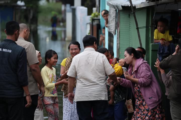 Presiden Prabowo Kunjungi Lokasi Banjir di Desa Buni Bakti Babelan 1 FB IMG 1741500900240
