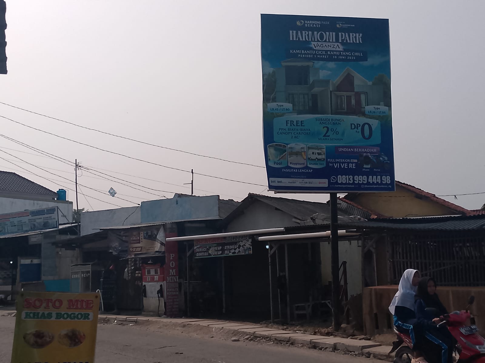Reklame Rangka Besi Milik Pengembang Properti Lewati Batas Jalan Raya, Pengguna Jalan Terancam Bahaya 1 IMG 20250531 WA0055