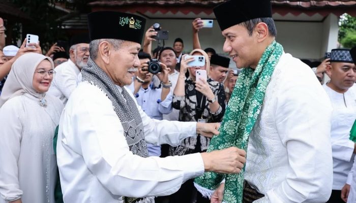 Ketua Umum PB Mathlaul Anwar